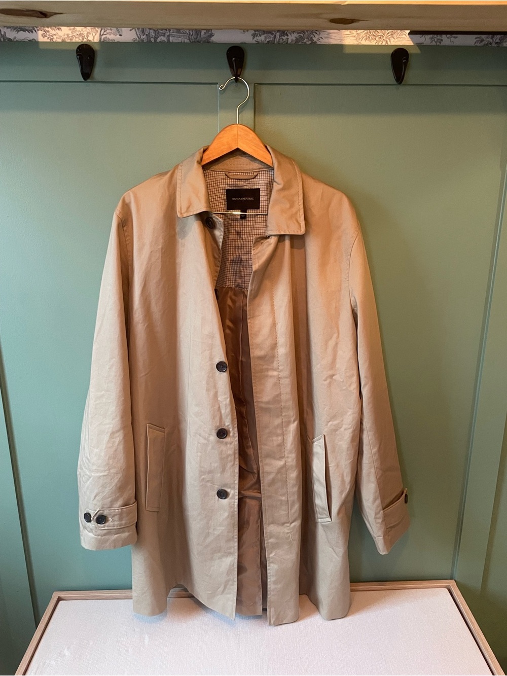 Banana Republic Beige Lightweight Button-Front Coat